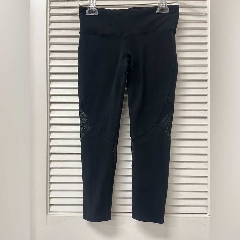 ALO✨xs✨Stylish Black Leggings with Mesh Panels